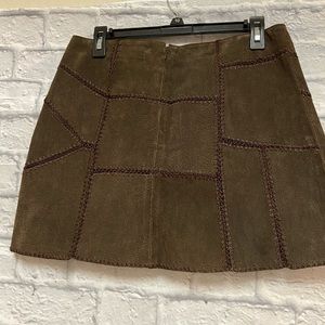 Retro size M leather skirt length 15 1/2” S005